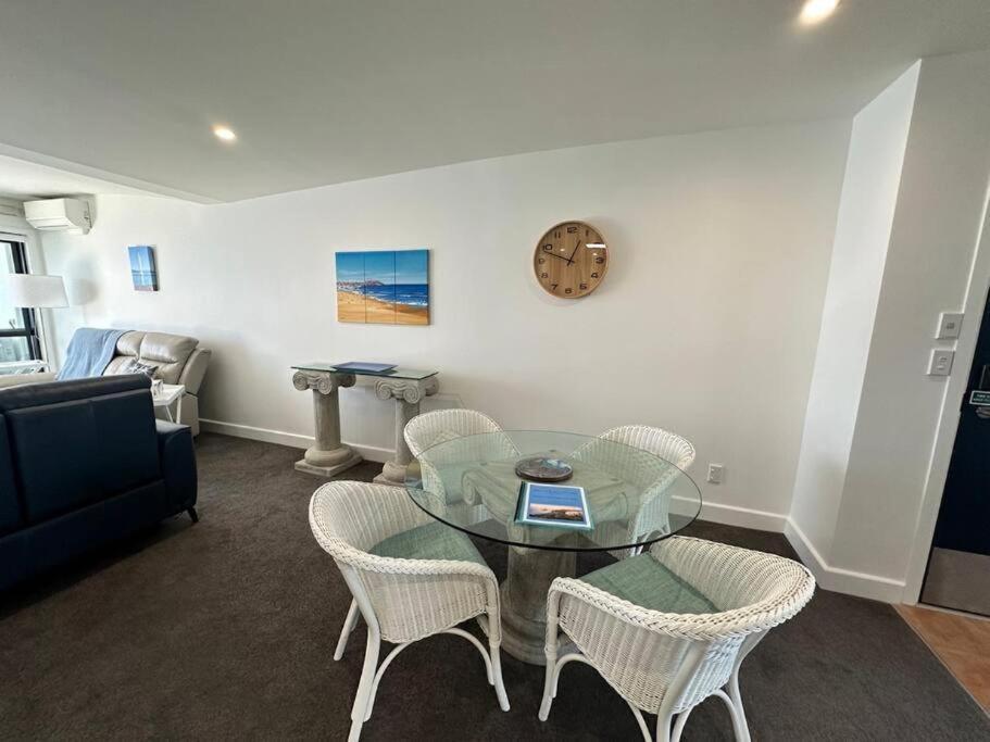 Luxury Beach Escape - 6 Adams Ave Mt Maunganui ماوْنت مونغانيو المظهر الخارجي الصورة